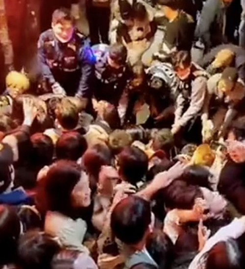 惨剧! 澳洲美少女在韩国当场被挤死, 亲友目睹全过程! 本地500万人万圣节狂欢将开始
